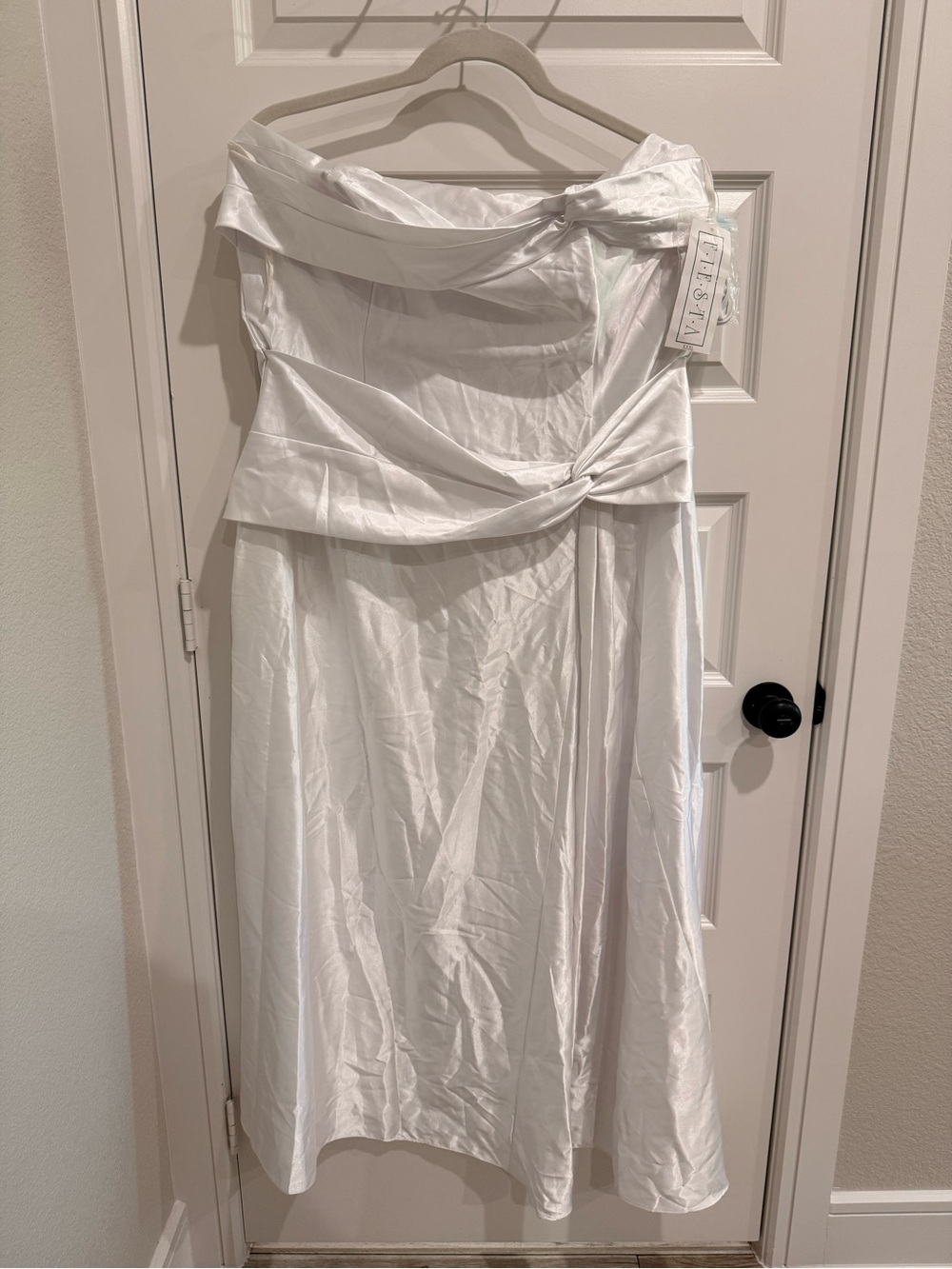 Fiesta Off-Shoulder White Wedding Dress with Knot Detail